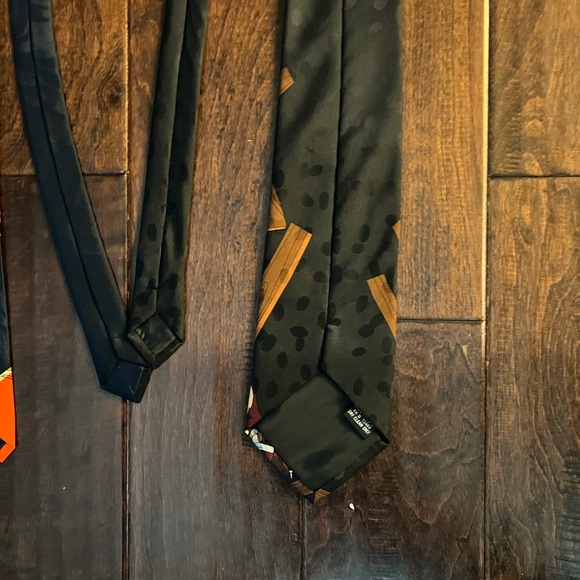 Bugs Bunny and Tigger Ties - Picture 8 of 10